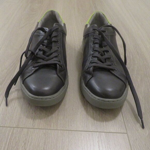 KENNETH COLE Black Leather Sneaker. Size 10. - Picture 2 of 6